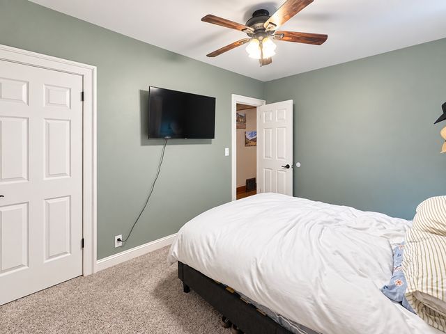 2121 Highland Avenue, Davenport, IA 52803