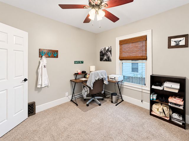 2121 Highland Avenue, Davenport, IA 52803