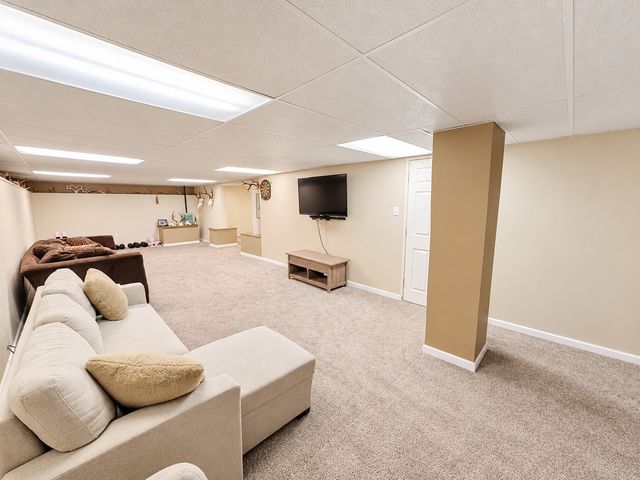 2121 Highland Avenue, Davenport, IA 52803