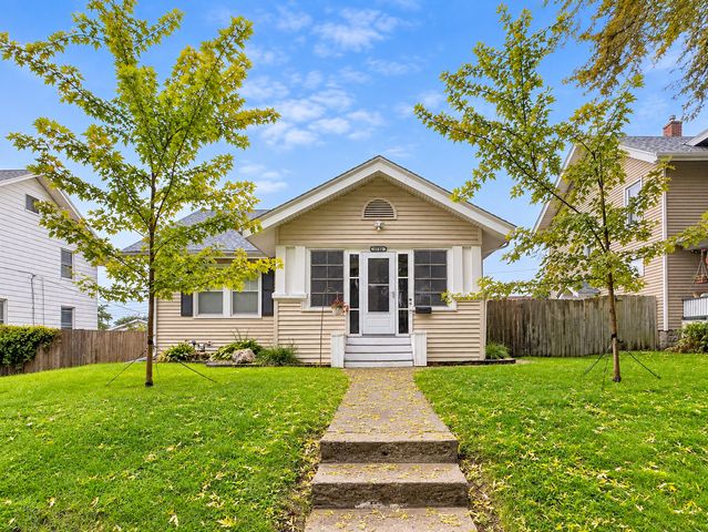 2121 Highland Avenue, Davenport, IA 52803