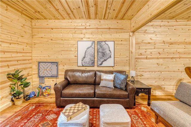 307 Bent Wood Lane, Blue Ridge, GA 30513