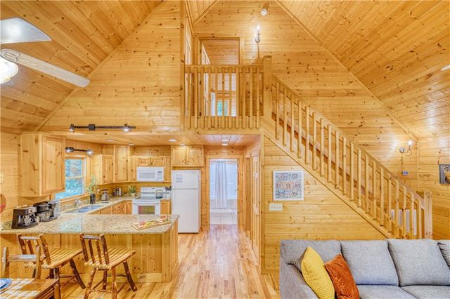 307 Bent Wood Lane, Blue Ridge, GA 30513