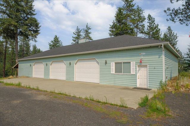 29414 N Selkirk View Dr, Chattaroy, WA 99003