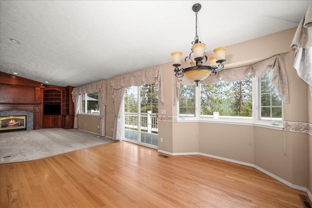 29414 N Selkirk View Dr, Chattaroy, WA 99003