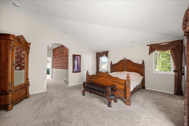 29414 N Selkirk View Dr, Chattaroy, WA 99003