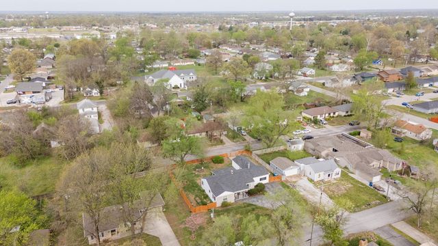 303 N Prospect Street, Nixa, MO 65714