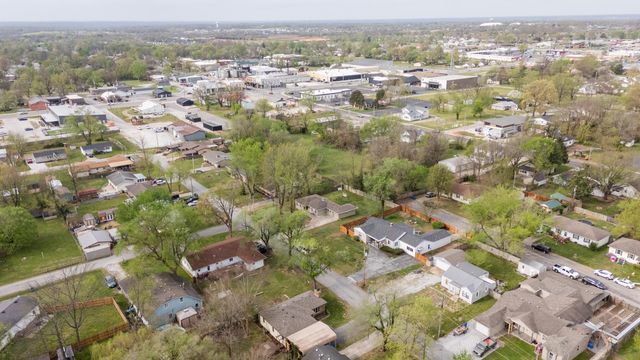 303 N Prospect Street, Nixa, MO 65714