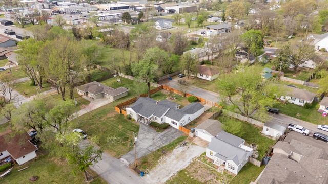 303 N Prospect Street, Nixa, MO 65714