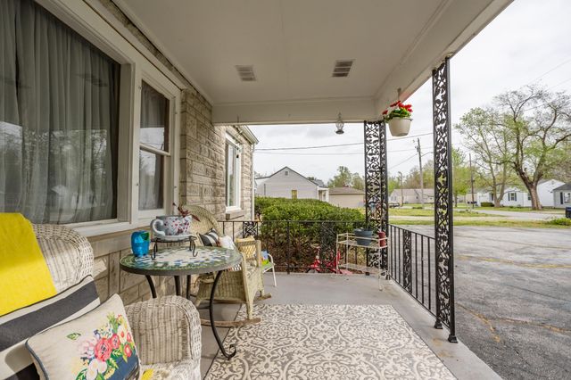 303 N Prospect Street, Nixa, MO 65714