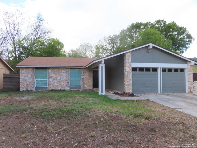 9450 Cliff Way St., San Antonio, TX 78250