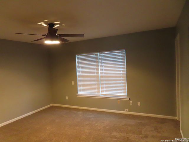 9450 Cliff Way St., San Antonio, TX 78250