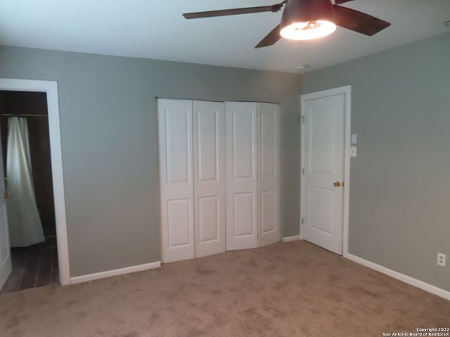 9450 Cliff Way St., San Antonio, TX 78250