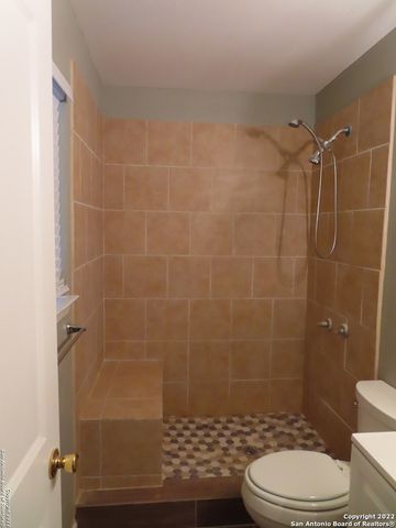 9450 Cliff Way St., San Antonio, TX 78250