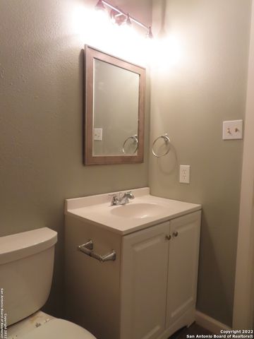 9450 Cliff Way St., San Antonio, TX 78250