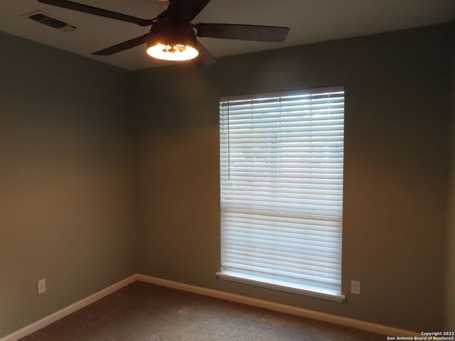 9450 Cliff Way St., San Antonio, TX 78250