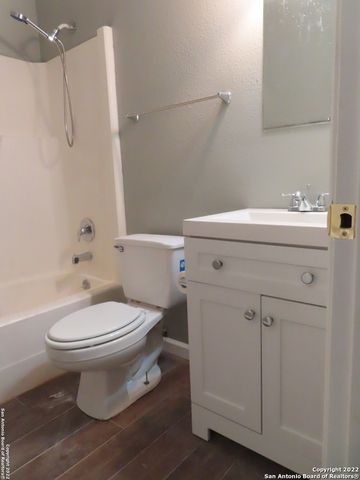 9450 Cliff Way St., San Antonio, TX 78250