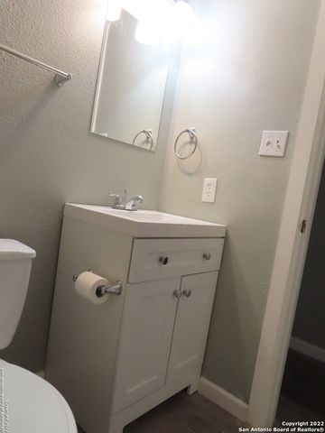 9450 Cliff Way St., San Antonio, TX 78250