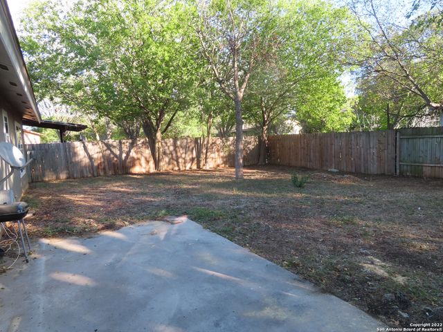 9450 Cliff Way St., San Antonio, TX 78250