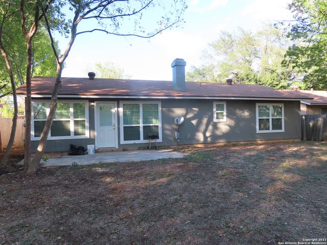 9450 Cliff Way St., San Antonio, TX 78250