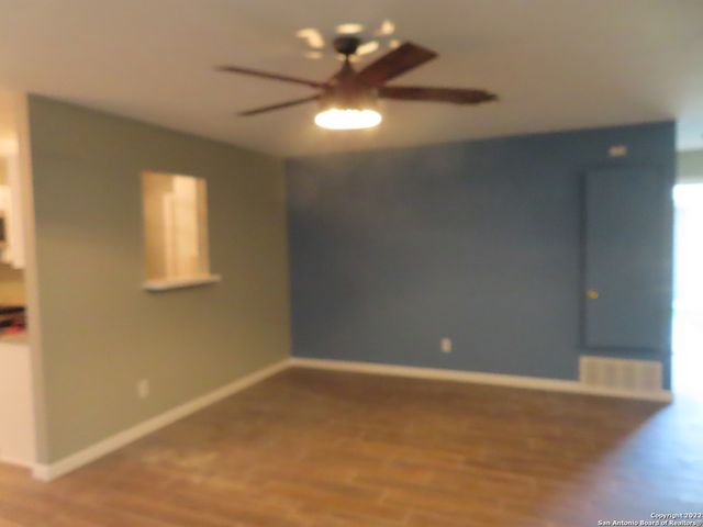 9450 Cliff Way St., San Antonio, TX 78250
