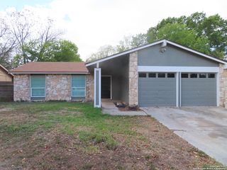 9450 Cliff Way St., San Antonio, TX 78250
