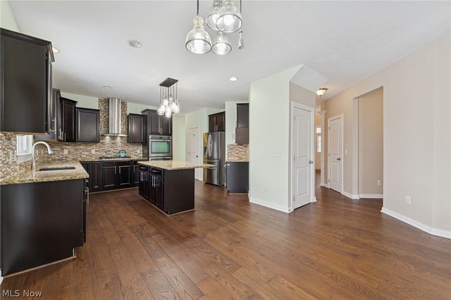 866 Somerby Circle, Uniontown, OH 44685