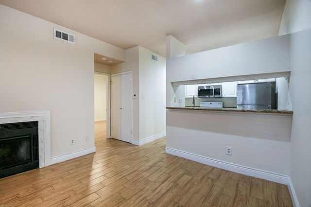 2121 El Paseo Street 1805, Houston, TX 77054