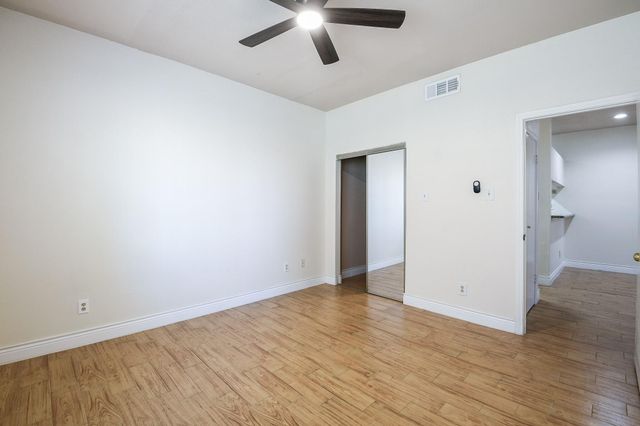 2121 El Paseo Street 1805, Houston, TX 77054