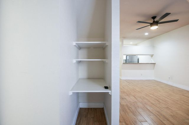 2121 El Paseo Street 1805, Houston, TX 77054