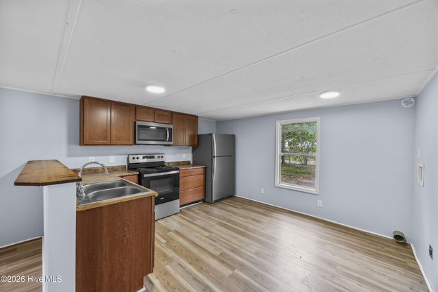 69 Elm Road, Southport, NC 28461