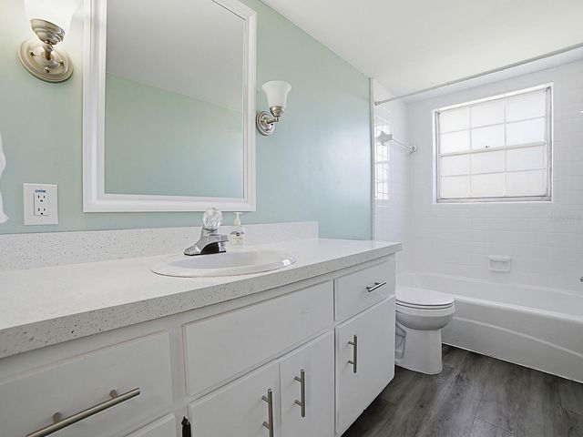 5 OAK STREET, Yalaha, FL 34797