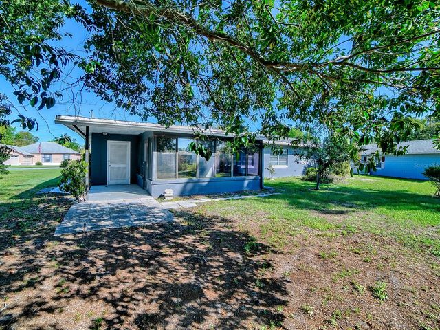 5 OAK STREET, Yalaha, FL 34797