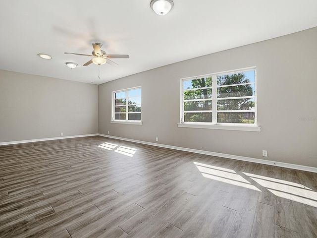 5 OAK STREET, Yalaha, FL 34797