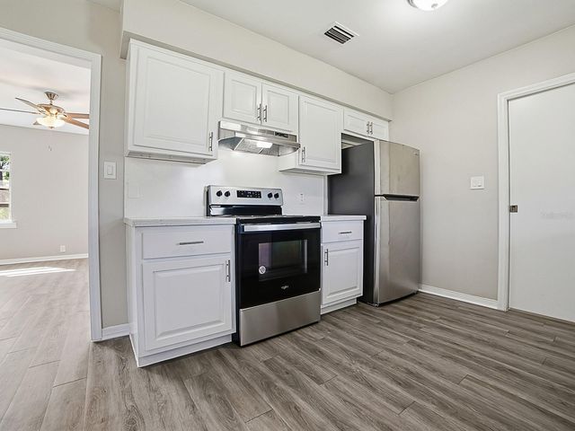 5 OAK STREET, Yalaha, FL 34797