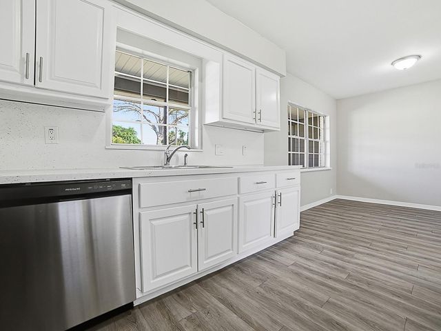 5 OAK STREET, Yalaha, FL 34797