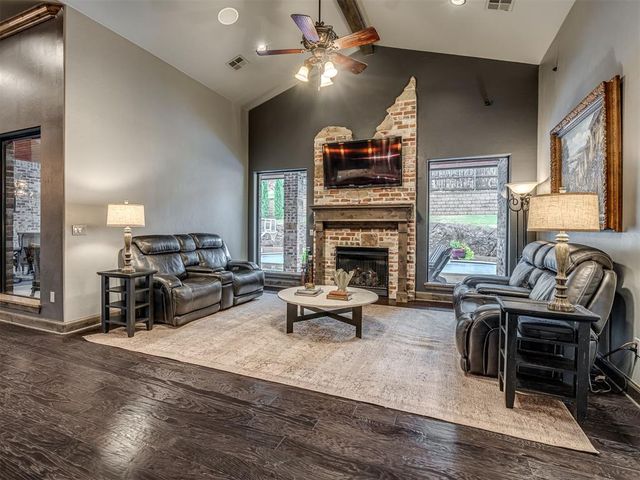 3450 Sarah Drive, Newcastle, OK 73065