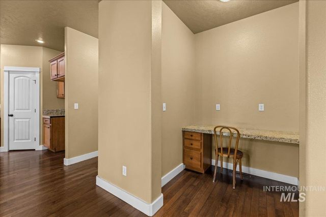 5491 N Beaham Ave, Meridian, ID 83646