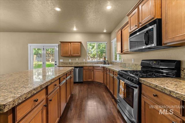 5491 N Beaham Ave, Meridian, ID 83646