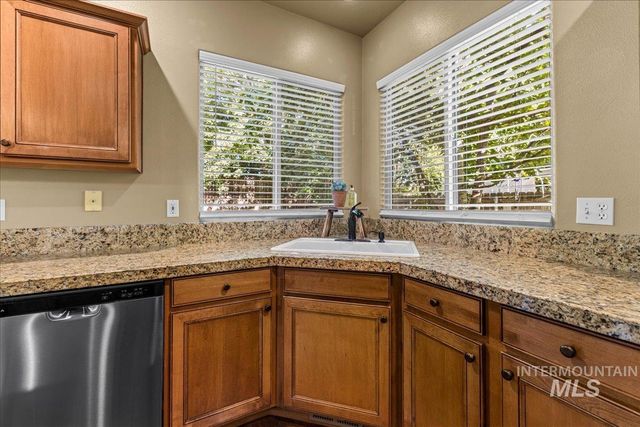 5491 N Beaham Ave, Meridian, ID 83646