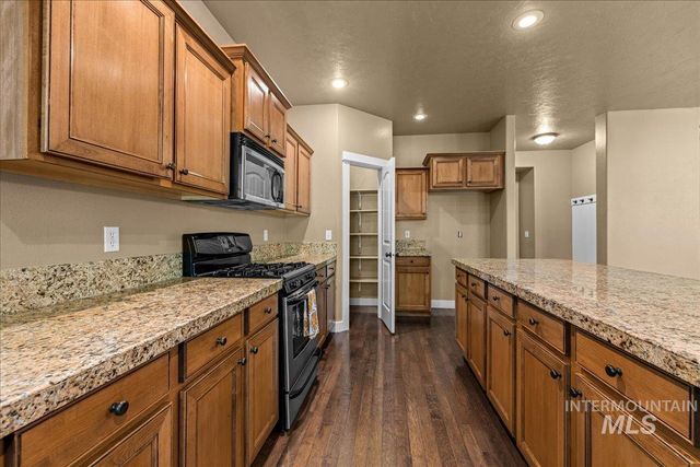 5491 N Beaham Ave, Meridian, ID 83646