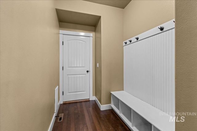 5491 N Beaham Ave, Meridian, ID 83646