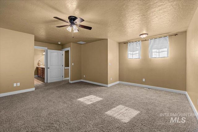 5491 N Beaham Ave, Meridian, ID 83646