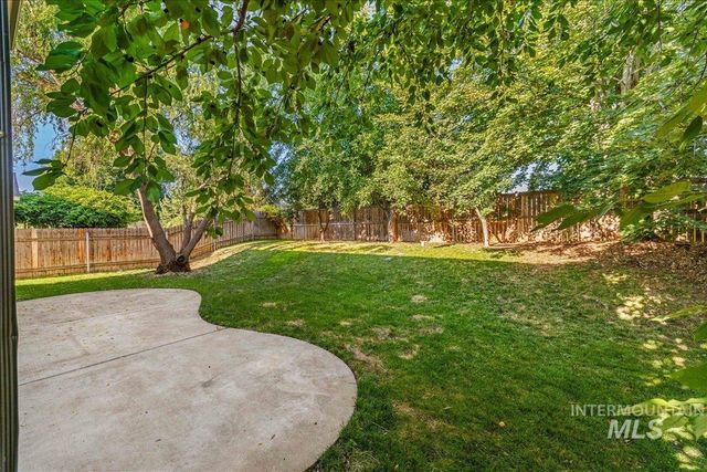5491 N Beaham Ave, Meridian, ID 83646