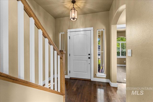 5491 N Beaham Ave, Meridian, ID 83646
