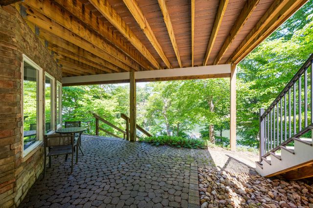 1359 Nicholas LN, Moneta, VA 24121