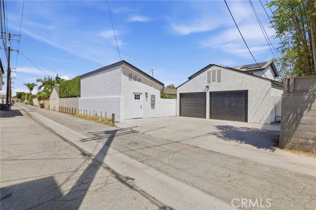 4529 Pepperwood Avenue, Long Beach, CA 90808