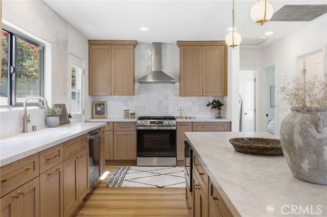 4529 Pepperwood Avenue, Long Beach, CA 90808