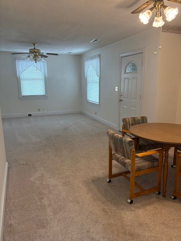 1735 Merritt Dr, Clarksville, TN 37043