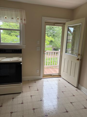 1735 Merritt Dr, Clarksville, TN 37043