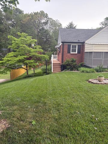 1735 Merritt Dr, Clarksville, TN 37043